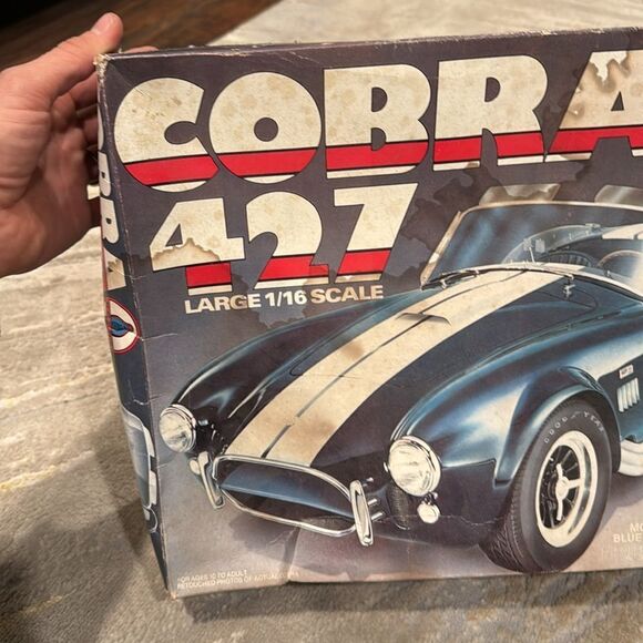 VTG MPC 1:16 Ford Cobra 427 Plastic Model Kit - new not put together  - open box - Picture 2 of 10
